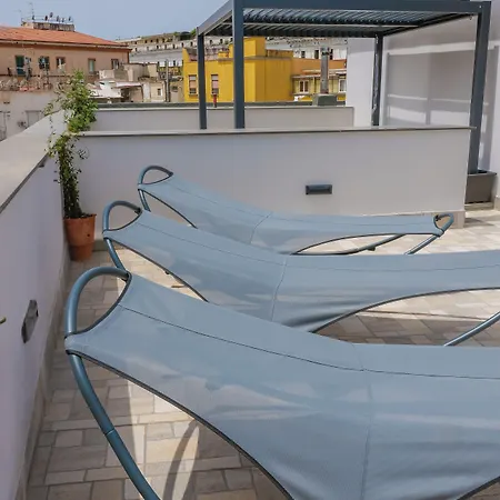 Rooftop Parthenopeo Contemporary בית הארחה