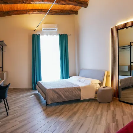 Rooftop Parthenopeo Contemporary 4* Nápoles