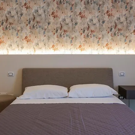 Πανσιόν Rooftop Parthenopeo Contemporary 4*